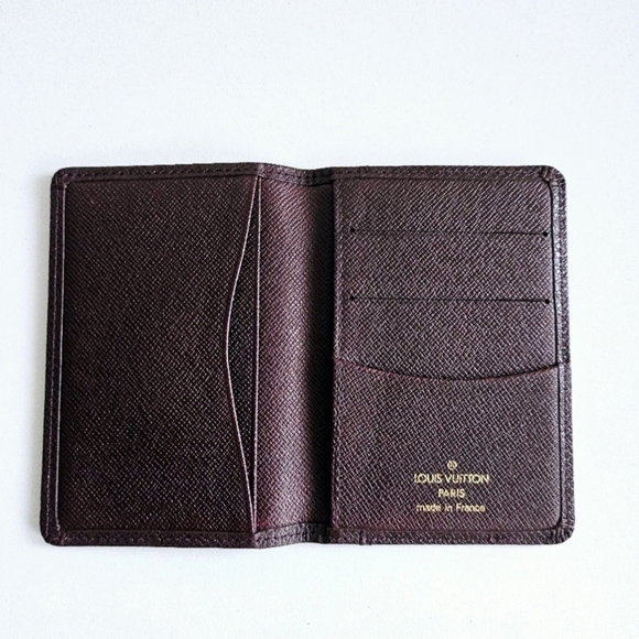 Louis Vuitton Burgundy Taiga Leather Card Holder - Picture 3 of 11